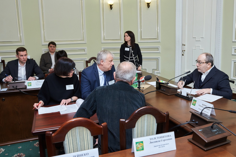 Геннадій Кернес провів особистий прийом для працівників ХТЗ - 1