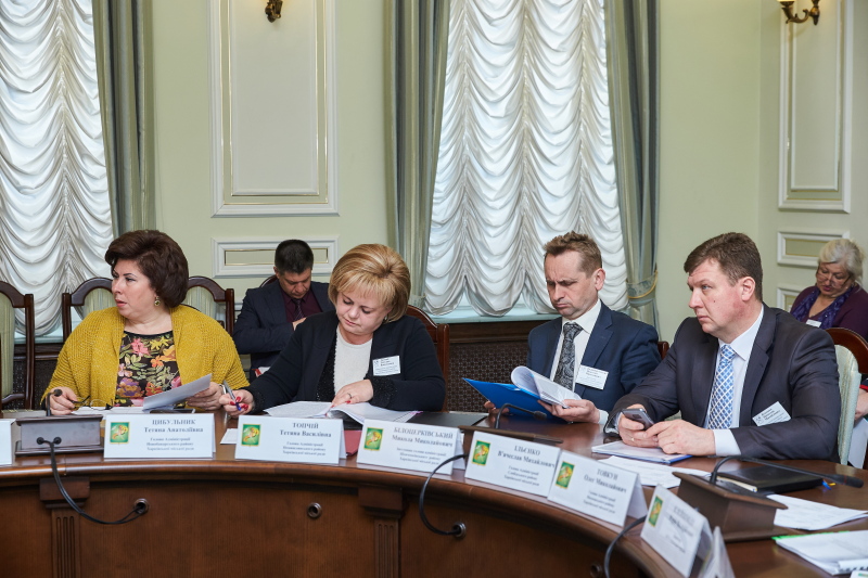 Геннадій Кернес провів особистий прийом для працівників ХТЗ - 10
