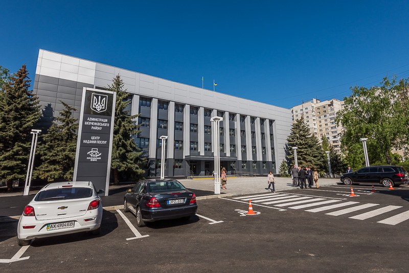 Екс-начальник поліції Нью-Йорка Джон Хувейн відвідав харківський «Прозорий офіс» - 1