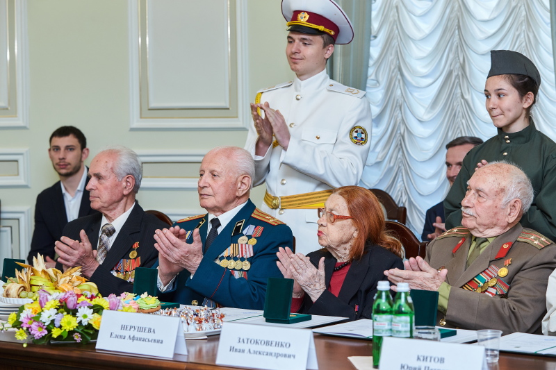 Геннадій Кернес нагородив ветеранів - 7