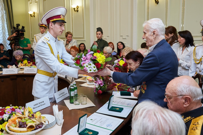 Геннадій Кернес нагородив ветеранів - 16