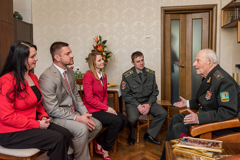 Герой Радянського Союзу Федір Пуртов приймає вітання з Днем Перемоги