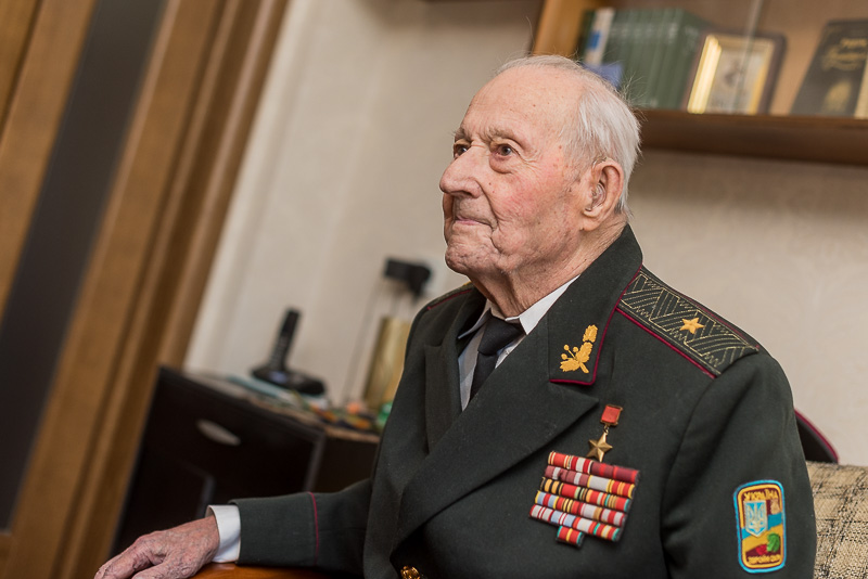 Герой Радянського Союзу Федір Пуртов приймає вітання з Днем Перемоги - 5