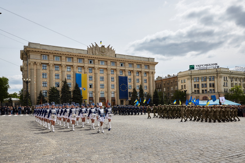 На площі Свободи відбулися урочистості з нагоди отримання Україною безвізу