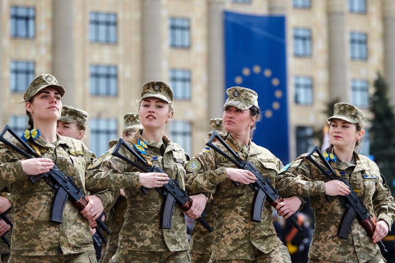 На площі Свободи відбулися урочистості з нагоди отримання Україною безвізу - 12