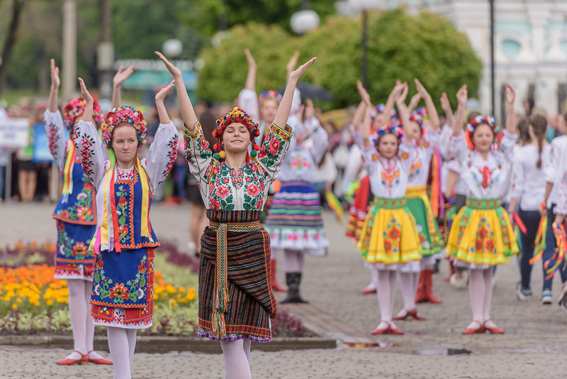 В Індустріальному районі пройшов загальноміський фестиваль «Веселкою сплелися кольори» - 7