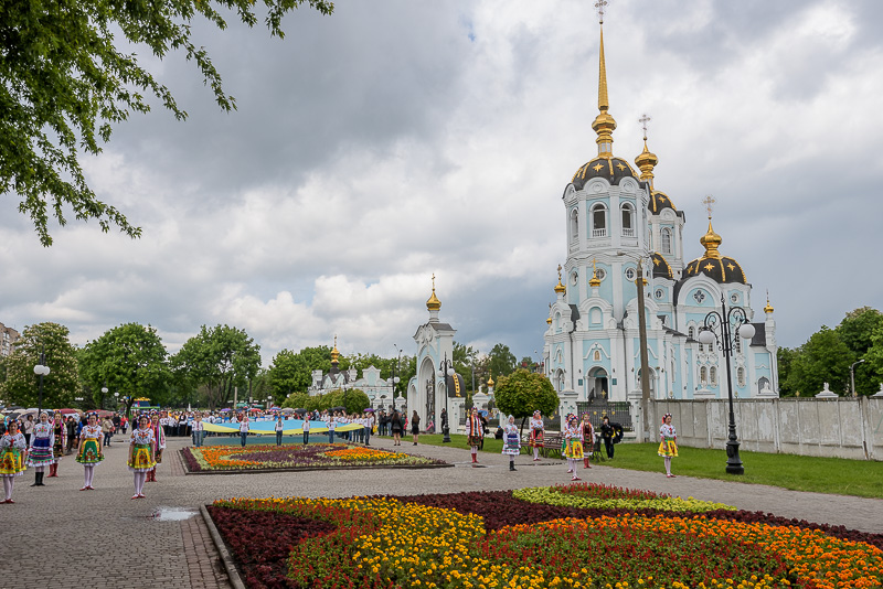 В Індустріальному районі пройшов загальноміський фестиваль «Веселкою сплелися кольори» - 18