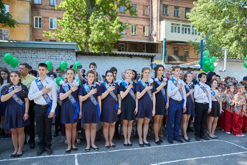 Свято останнього дзвоника в харківських школах - 4