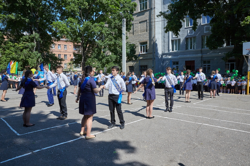Свято останнього дзвоника в харківських школах - 19