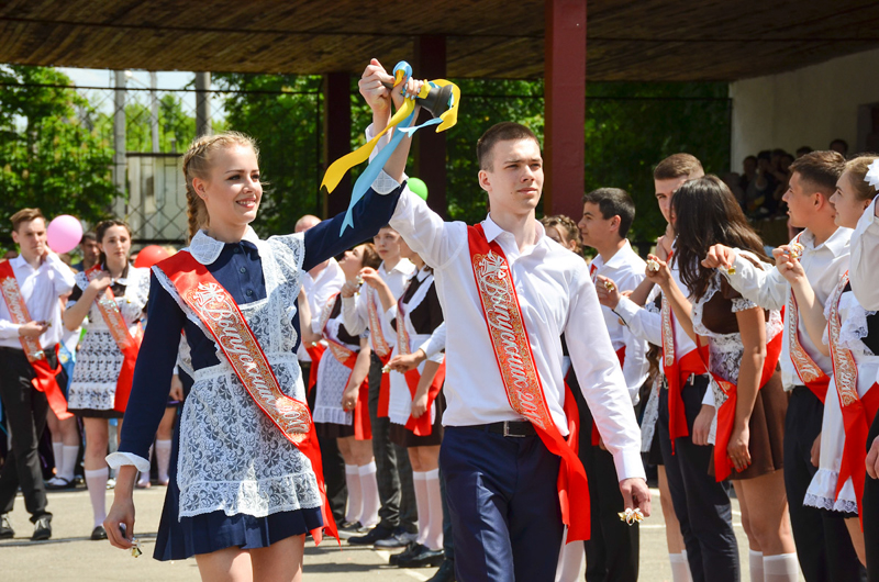 У харківській гімназії №163 пролунав останній дзвоник