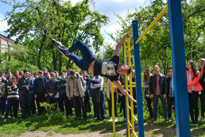 Майстер-класи харківських воркаутерів відвідали понад тисячу школярів