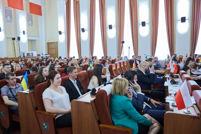 Європейські міста обговорили у Харкові проблеми вимушених переселенців