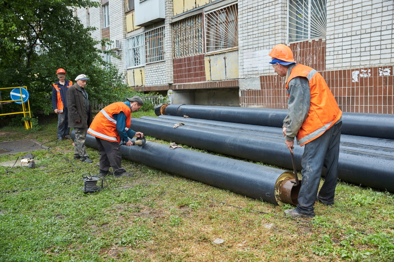 На Холодній Горі замінюють тепломережі