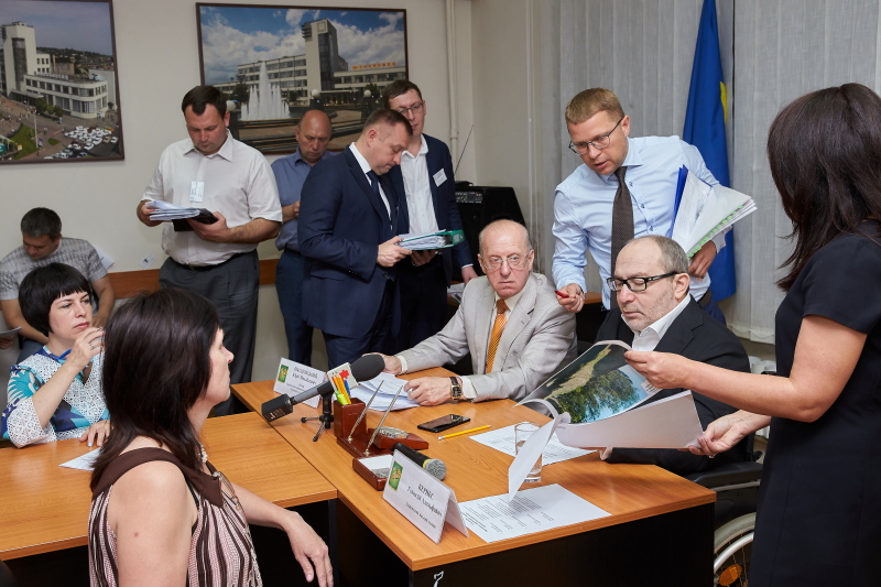 Геннадій Кернес провів прийом працівників університету будівництва та архітектури