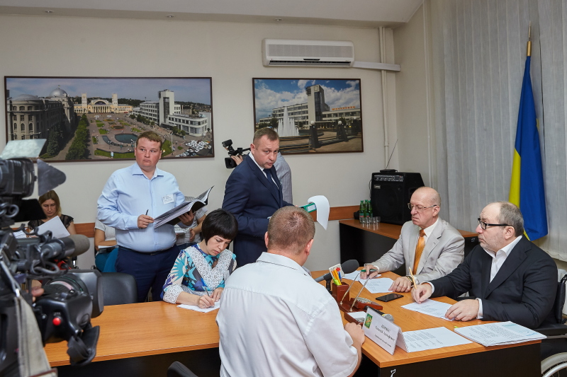 Геннадій Кернес провів прийом працівників університету будівництва та архітектури - 13