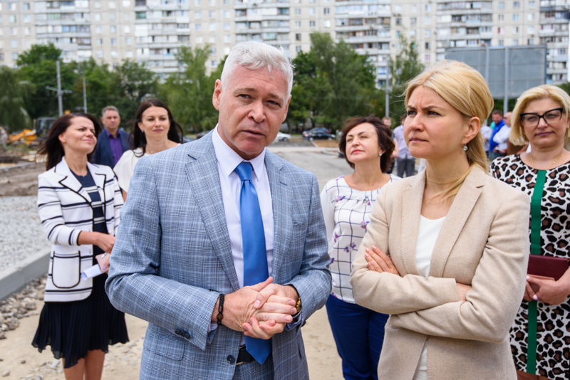 Ігор Терехов і Юлія Світлична проінспектували будівництво Регіонального центру адмінпослуг - 11