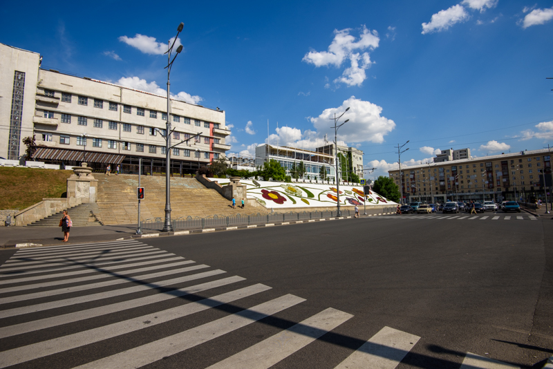 На Університетській гірці з'явилася велика незвична клумба - 11