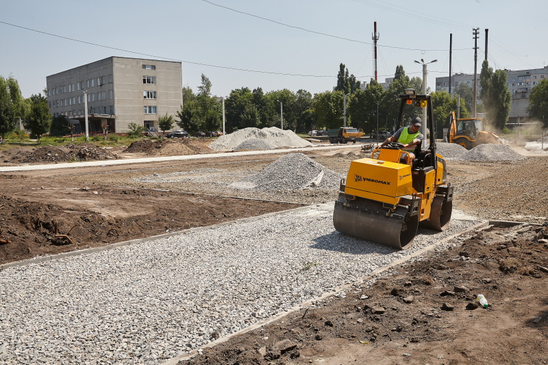 У Новобаварському районі реконструюють найбільший шкільний стадіон у  Харкові