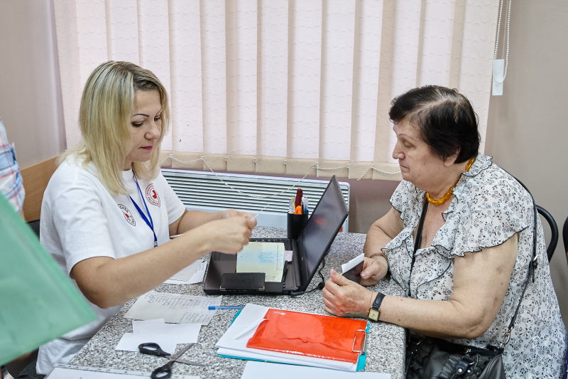 Переселенцям із зони АТО видають ваучери на продукти