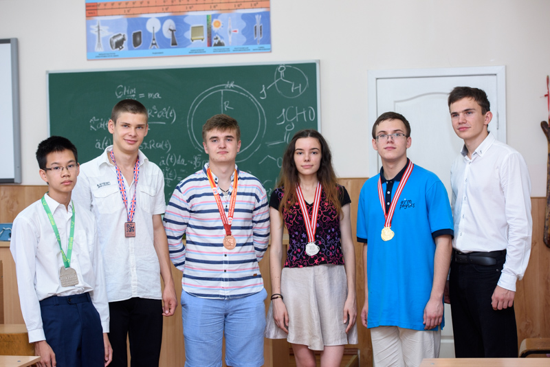 «Цікаво, як влаштований світ» - харківські школярі-переможці міжнародних олімпіад 