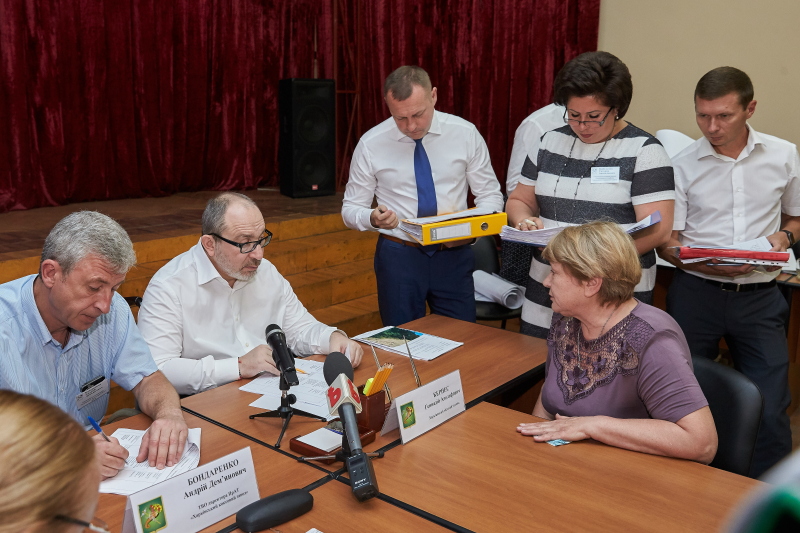 Геннадій Кернес провів прийом на ХКЗ