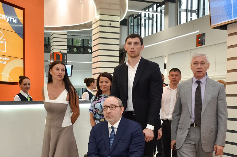 Геннадій Кернес ознайомився з ходом підготовки до відкриття Регіонального центру послуг