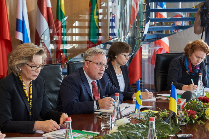 Шведську делегацію ОБСЄ поінформували про соціально-економічну ситуацію в Харкові - 7