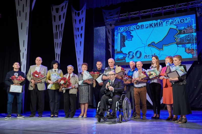 Геннадій Кернес привітав з 80-річчям Московський район Харкова