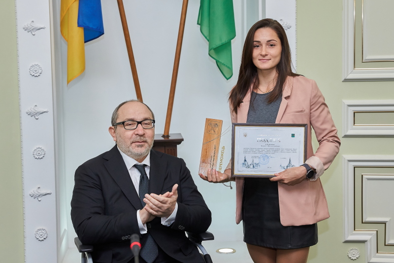Геннадій Кернес привітав переможців конкурсу «Молода людина року»