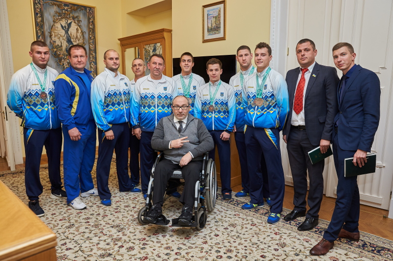 Геннадій Кернес привітав бронзових призерів чемпіонату світу з тхеквондо
