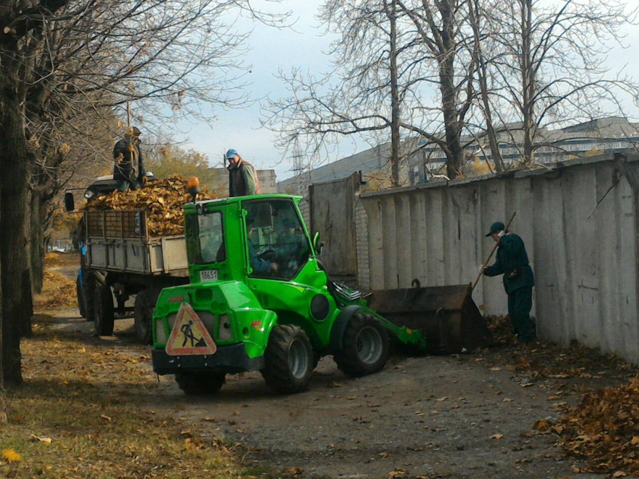  У районах міста пройшли суботники