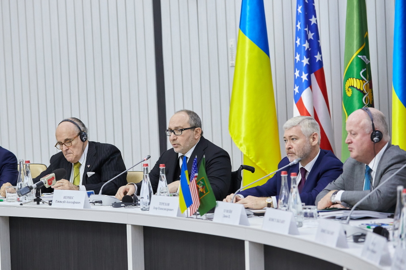 Круглий стіл «Харків: безпека і правопорядок. Законодавчі ініціативи» за участю Геннадія Кернеса і Рудольфа Джуліані