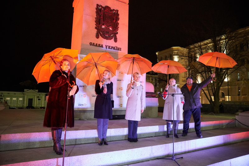 У Харкові пройшов флешмоб до Дня боротьби за ліквідацію насильства над жінками