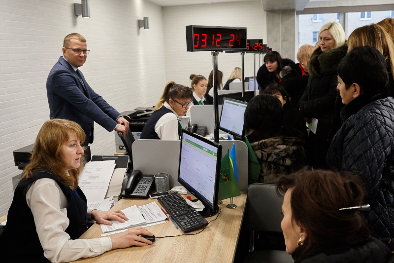 Делегація з Донецької області переймає досвід роботи «Прозорих офісів»