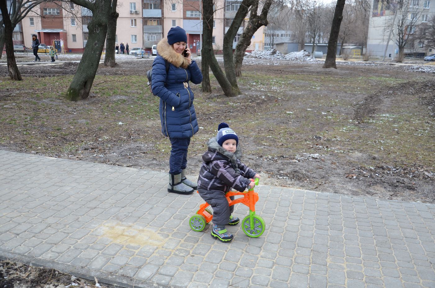 У місті продовжують упорядковувати двори житлових будинків