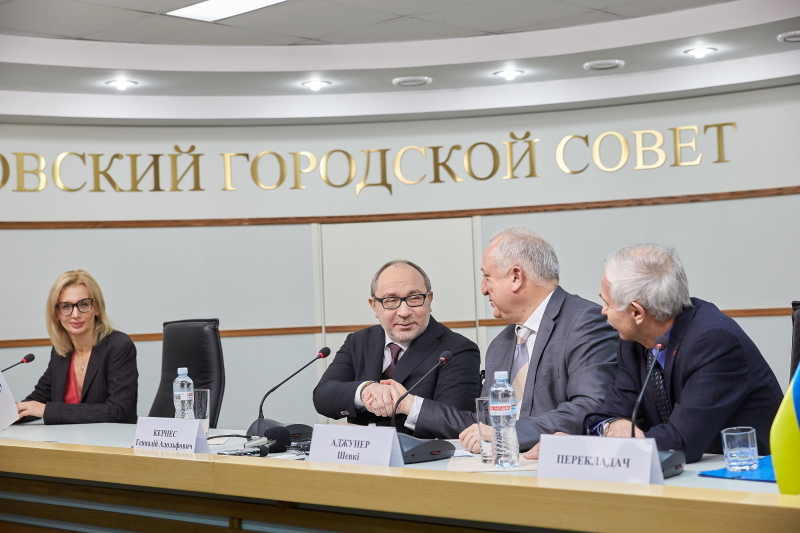 Прес-конференція Геннадія Кернеса та директора ЄБРР в Україні Шевкі Аджунера