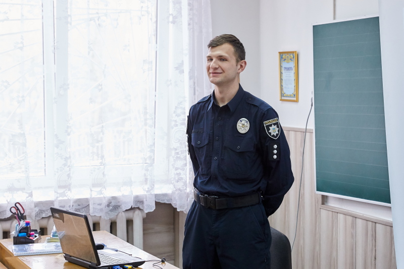 У харківських школах стартував проект «Шкільний офіцер поліції»