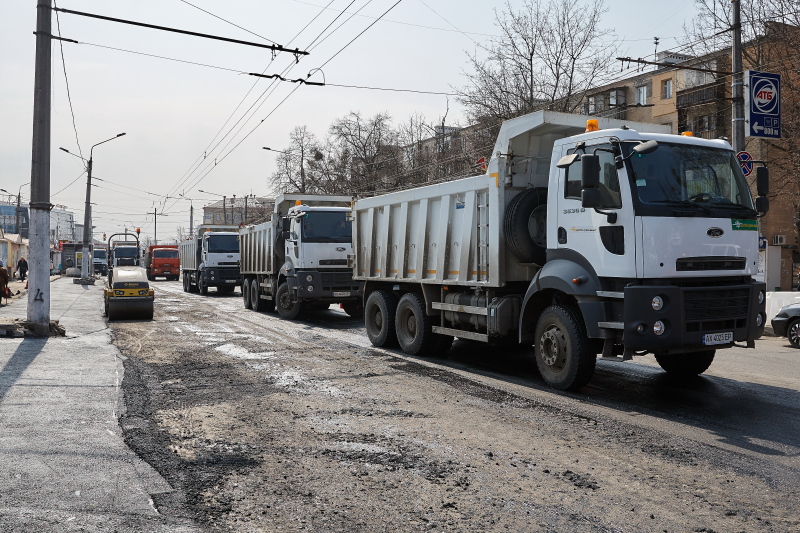 Ремонт дороги на вулиці Холодногірській 