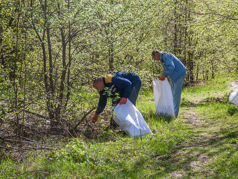 У Харкові триває весняне прибирання міста