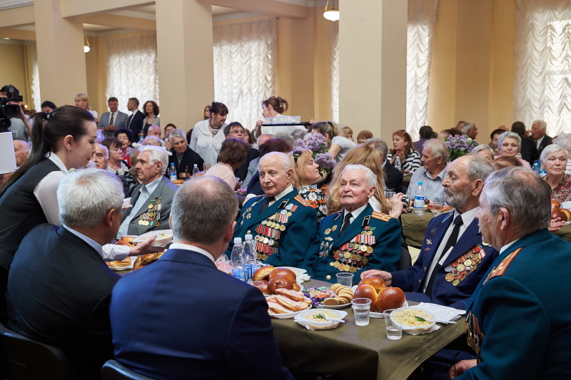 Святковий обід для ветеранів з нагоди Дня Перемоги