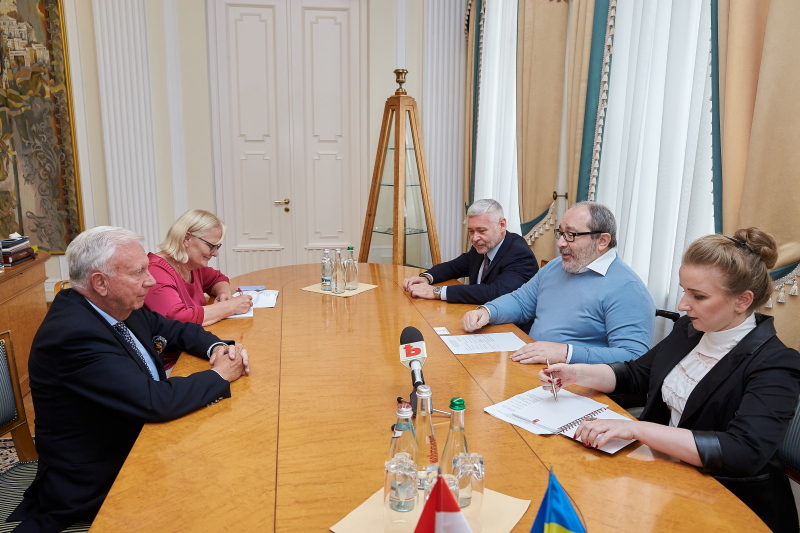Геннадій Кернес зустрівся з послом Голландії