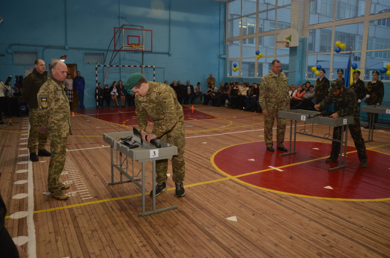 У Київському районі провели військово-спортивні змагання серед школярів