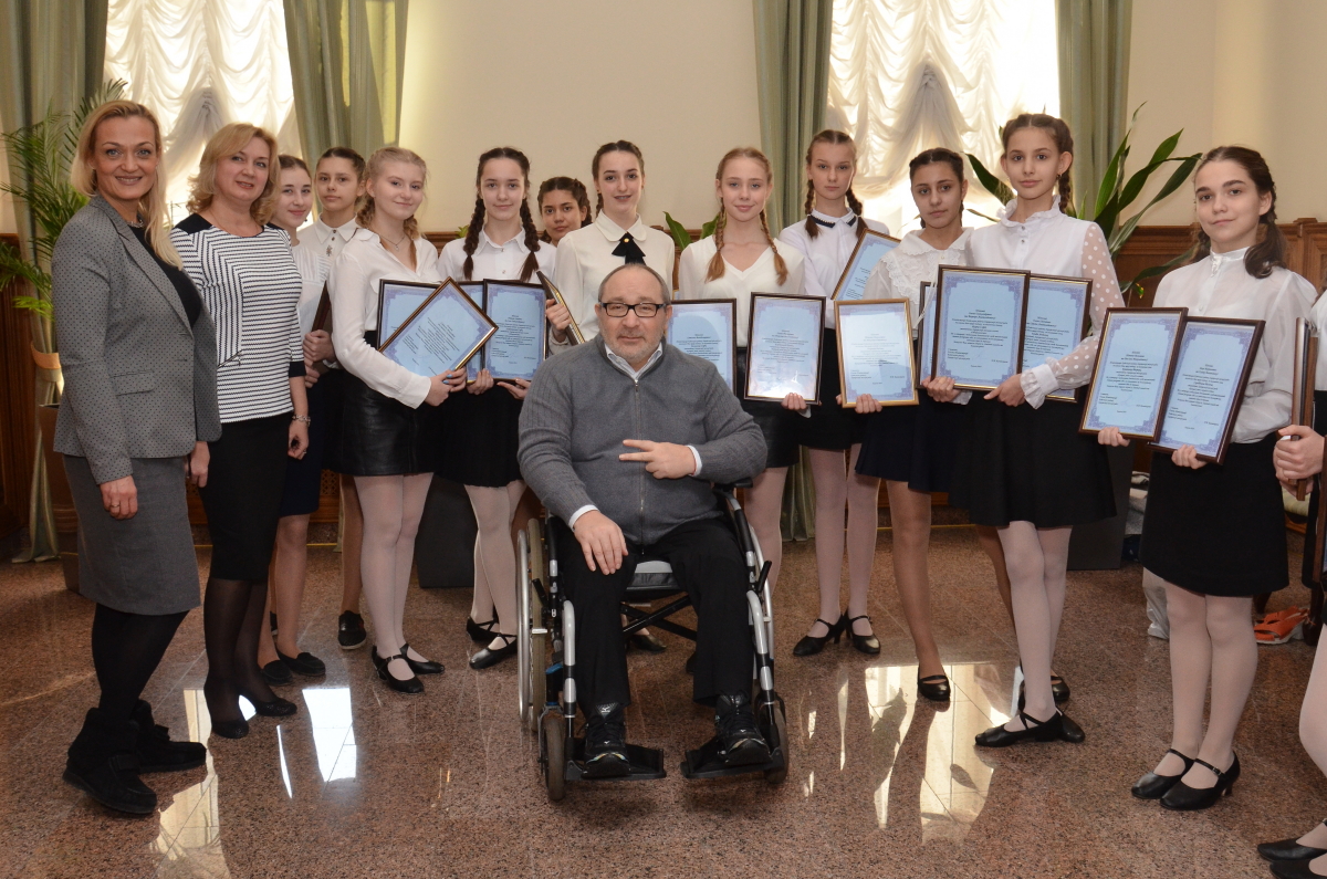 Школярі Київського району удостоєні стипендії міського голови