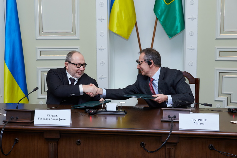 Геннадій Кернес підписав договір з ЄБРР на закупівлю нових тролейбусів