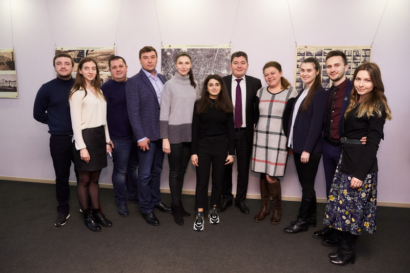 Харків'янам презентували нові книги про Харків та Одесу
