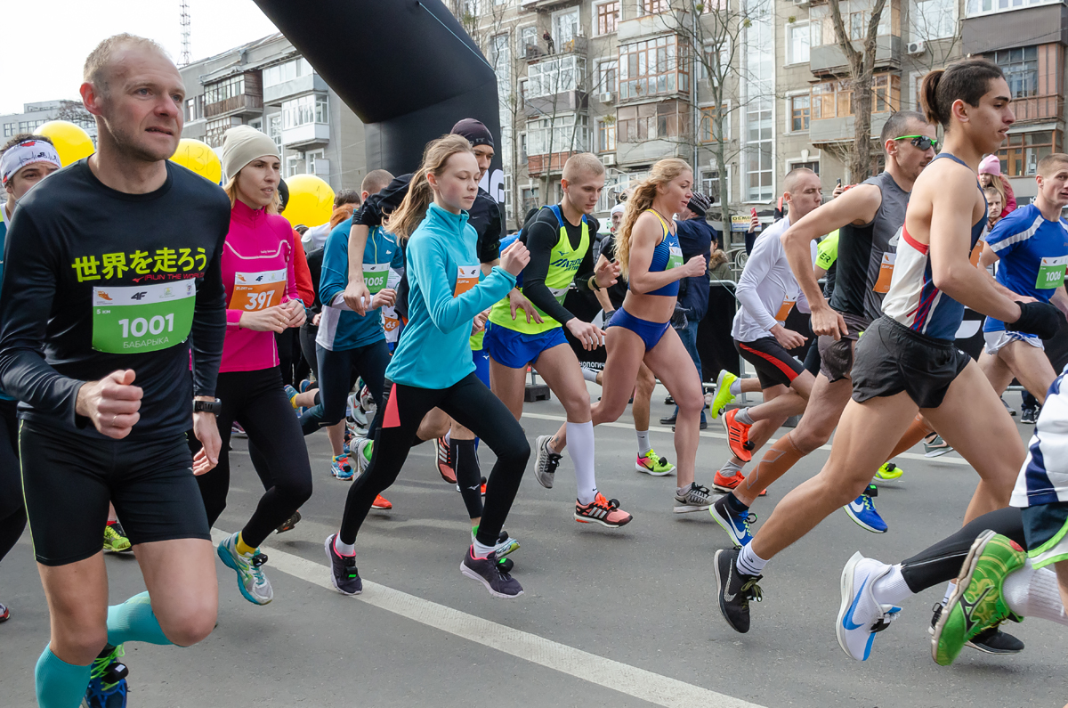 Більше 800 чоловік пробігли третій Харківський напівмарафон
