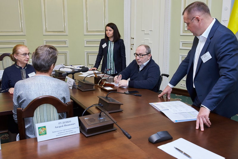 Геннадій Кернес провів прийом працівників освіти