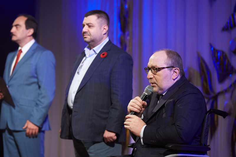 Геннадій Кернес: Харків сумує за жертвами війни і пишається її переможцями