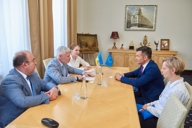 Ігор Терехов та Йонат Строє обговорили проблеми трудової міграції