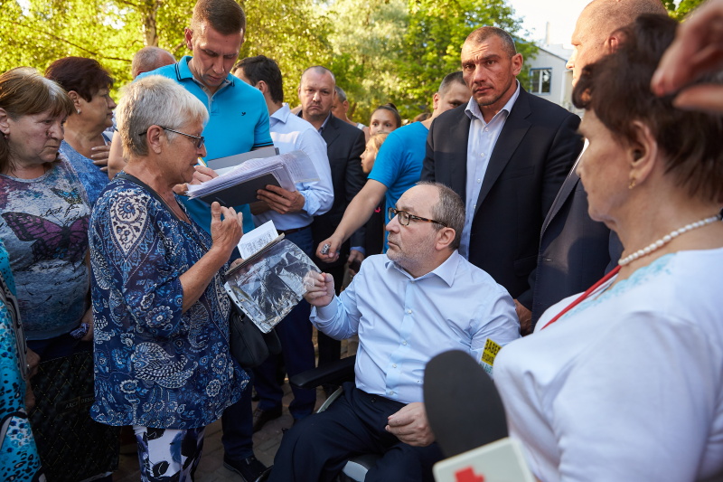 Геннадій Кернес зустрівся з жителями Олексіївки